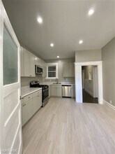 652 S Van Ness Ave in San Francisco, CA - Foto de edificio - Building Photo