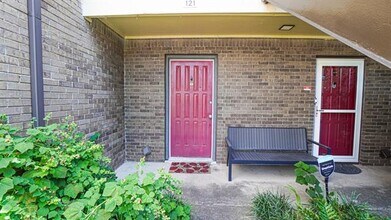 2505 Wedglea Dr in Dallas, TX - Building Photo - Building Photo