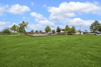 1044 Esplanade Pky in San Marcos, TX - Building Photo - Building Photo