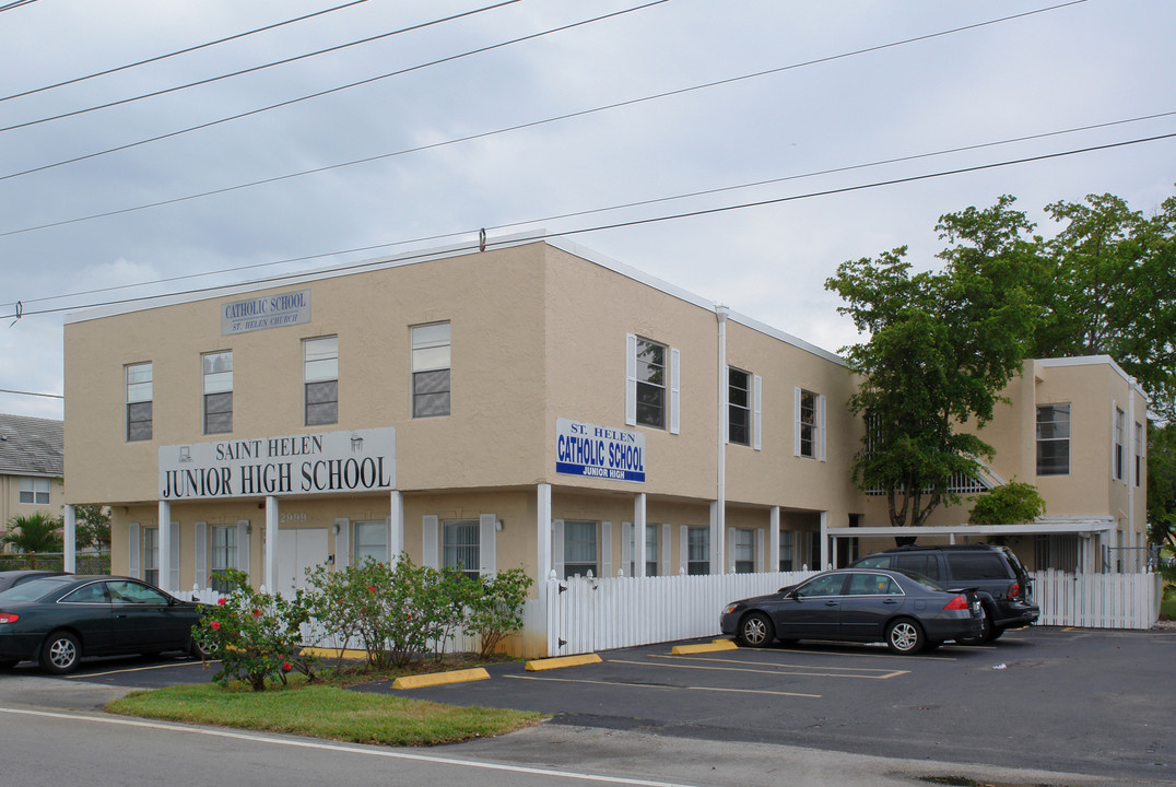 2999 NW 33rd Ave in Lauderdale Lakes, FL - Building Photo