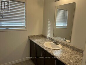 920 Tartan Ct in Kitchener, ON - Building Photo - Building Photo