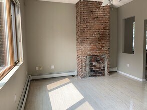 164 Webster St, Unit 1 in Boston, MA - Building Photo - Building Photo