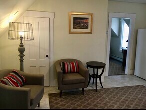 3 Lareau Ct, Unit Upstairs in Lebanon, NH - Building Photo - Building Photo