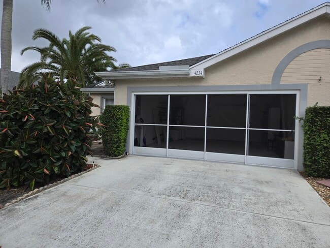 4234 SE Home Way in Port St. Lucie, FL - Building Photo - Building Photo
