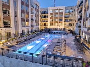 Vue West in Denver, CO - Building Photo - Building Photo