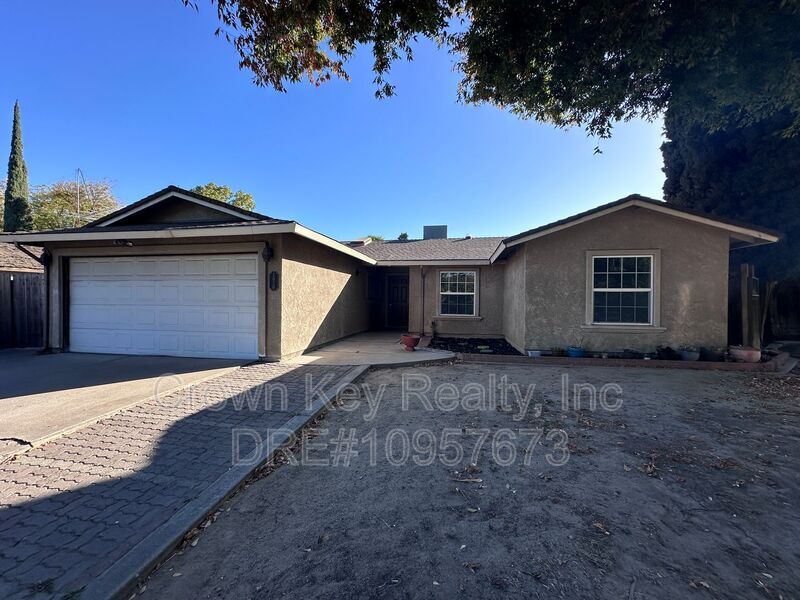 2020 Presidio Ave in Modesto, CA - Building Photo