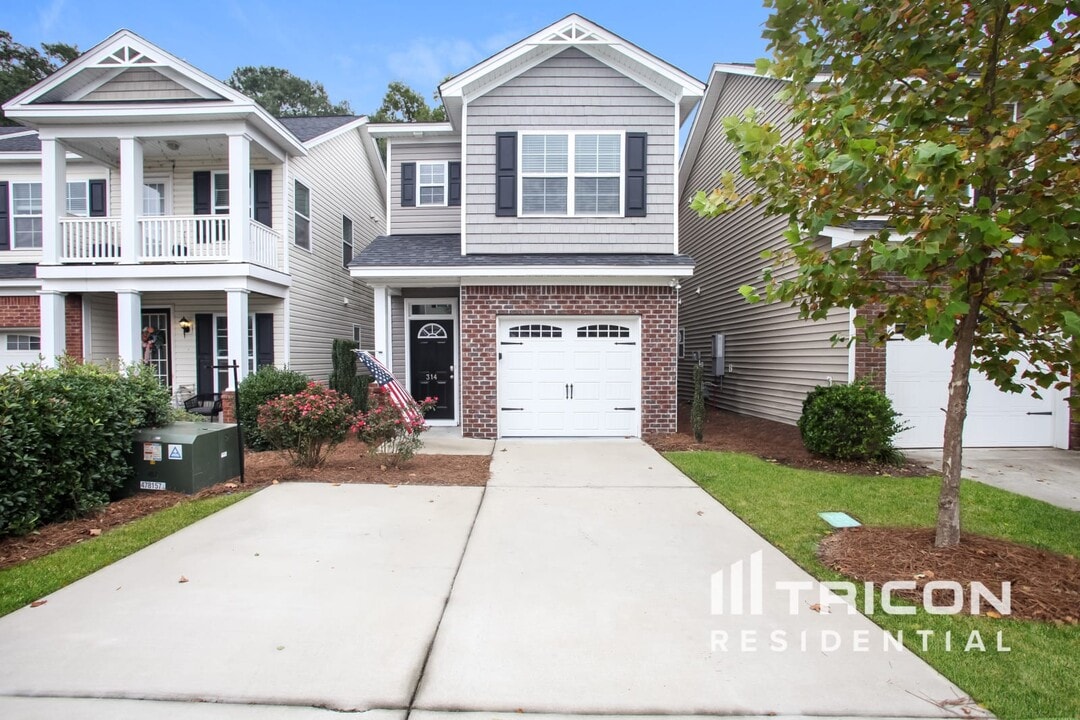 314 Forest Green Dr in Columbia, SC - Building Photo
