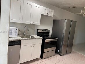 9711 Caribbean Blvd in Cutler Bay, FL - Building Photo - Building Photo