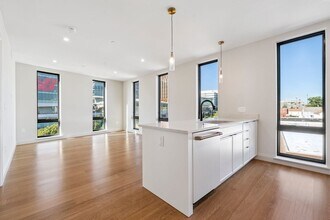 100 Lincoln St in Boston, MA - Building Photo - Building Photo