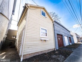 703 S Loudoun St in Winchester, VA - Building Photo