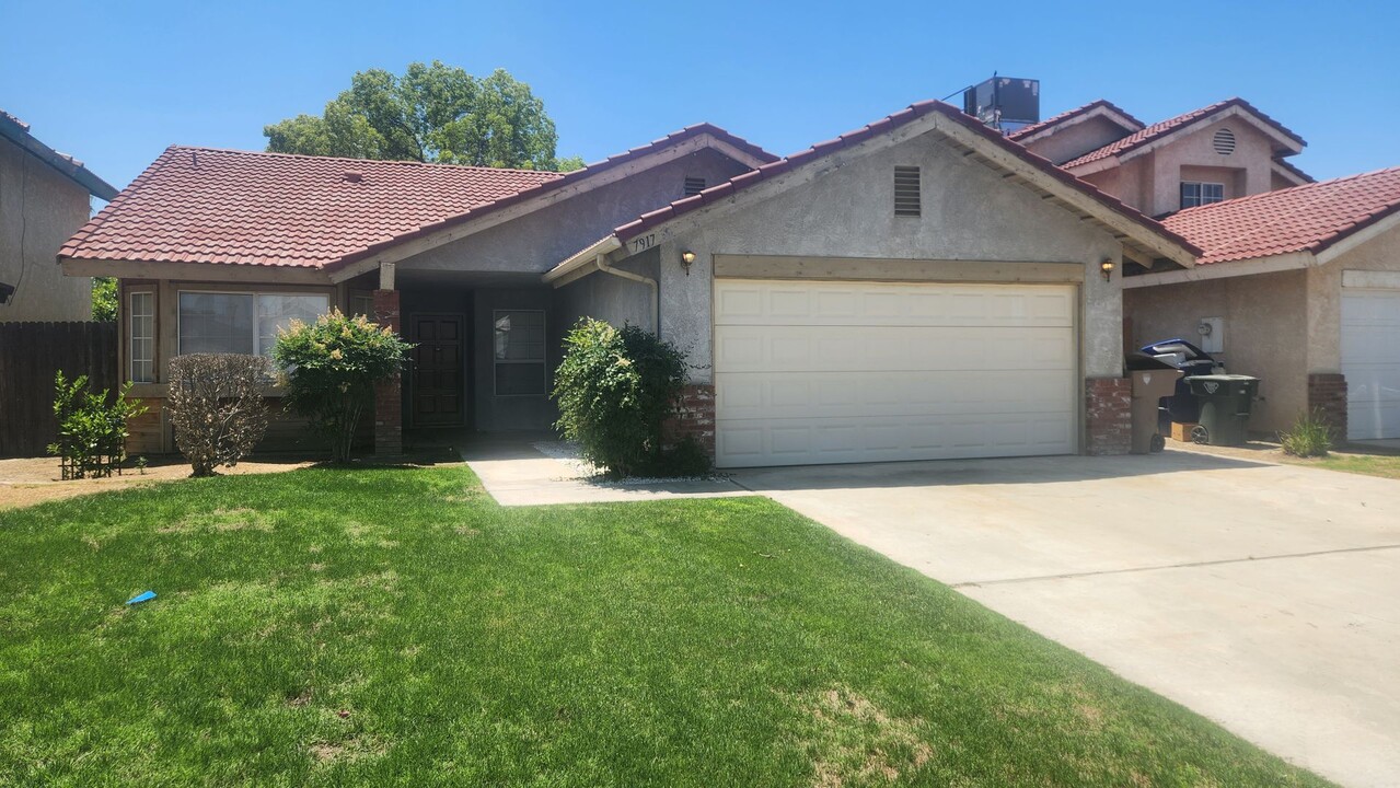 7917 Cold Creek Ct in Bakersfield, CA - Building Photo