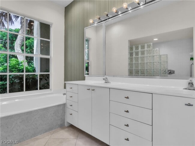 property at 1580 Argyle Dr