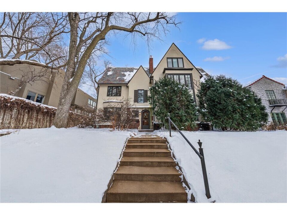 1721 Humboldt Ave S in Minneapolis, MN - Building Photo