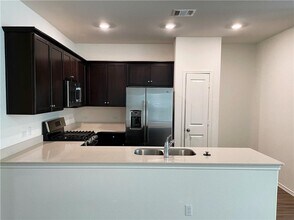 428 Gabriels Bluff Dr in Georgetown, TX - Foto de edificio - Building Photo