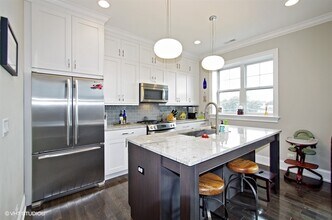 1607 W Waveland Ave in Chicago, IL - Building Photo - Building Photo