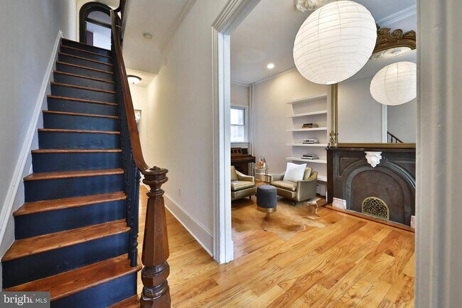 property at 2805 Poplar St