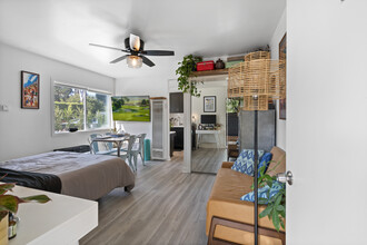 656 Indiana Ave in Venice, CA - Building Photo - Interior Photo