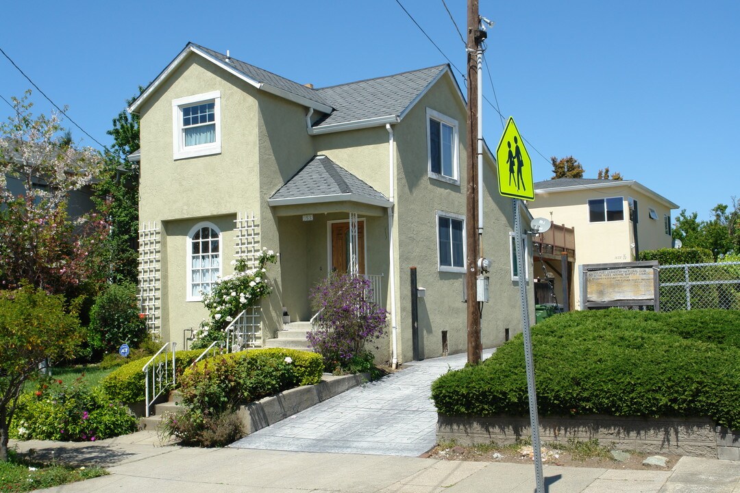 1633 Stuart St in Berkeley, CA - Foto de edificio