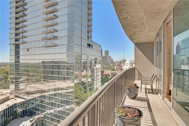 1080 Peachtree St NE in Atlanta, GA - Building Photo - Building Photo