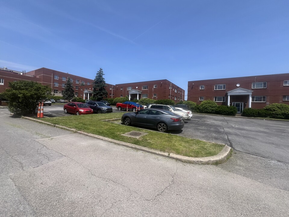 775-779 Chestnut Ridge Rd in Morgantown, WV - Building Photo