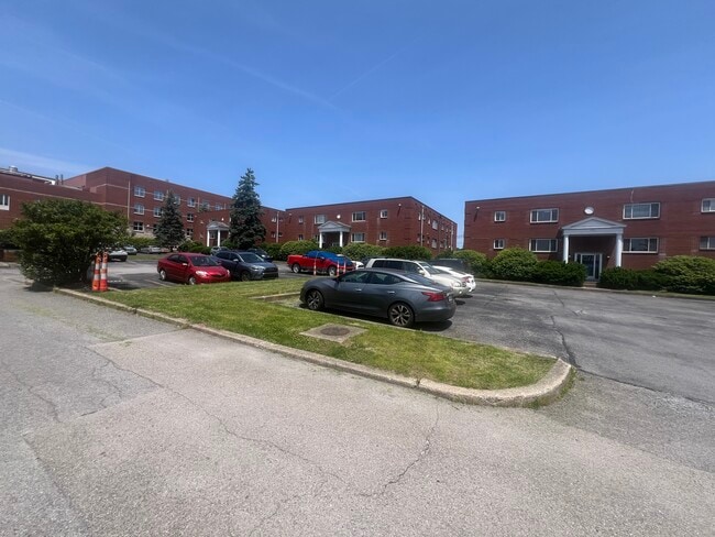 775-779 Chestnut Ridge Rd in Morgantown, WV - Building Photo - Building Photo