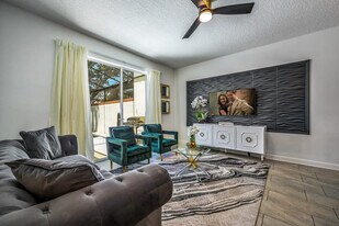 5047 Windermere Ave in Kissimmee, FL - Building Photo