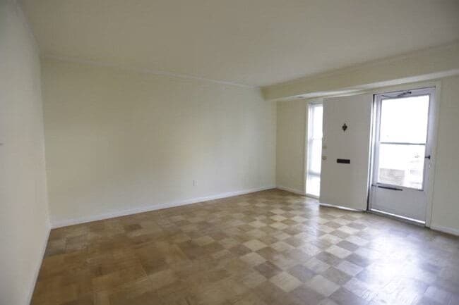 Normandy Hill Apartments in Alexandria, VA - Building Photo - Building Photo
