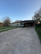 5000 Cottonwood Cir in Austin, TX - Building Photo - Building Photo