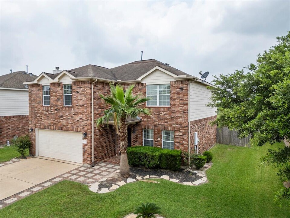 6407 Hillock Ln in Pearland, TX - Building Photo