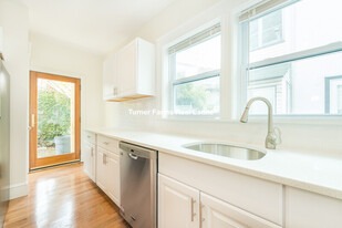 301 Alewife Brook Pky, Unit 1 in Somerville, MA - Building Photo