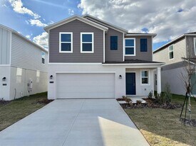 2110 Chris Dr in Winter Haven, FL - Building Photo