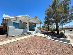246 Porfirio Diaz St in El Paso, TX - Building Photo - Building Photo