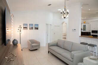 14361 SW 31st St in Miami, FL - Foto de edificio - Building Photo