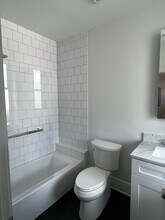 1408 W Cuyler Ave, Unit 1st Floor in Chicago, IL - Building Photo - Building Photo