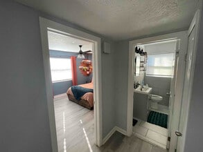 1465 15th St S in St. Petersburg, FL - Building Photo - Building Photo