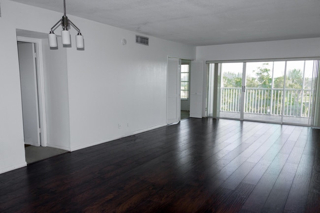property at 3000 N Palm Aire Dr