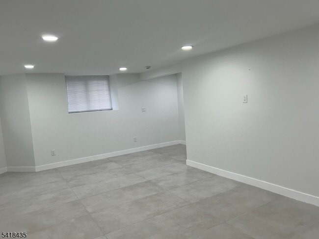 437 Bramhall Ave in Jersey City, NJ - Building Photo - Building Photo