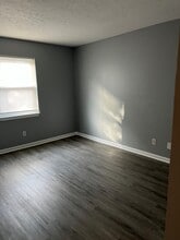 Woodgate Apartments in Louisville, KY - Foto de edificio - Building Photo