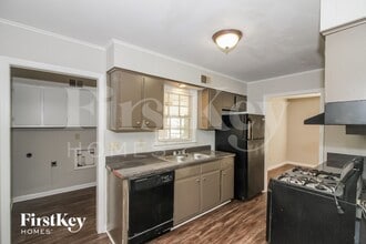 2036 St James Dr in Memphis, TN - Building Photo - Building Photo