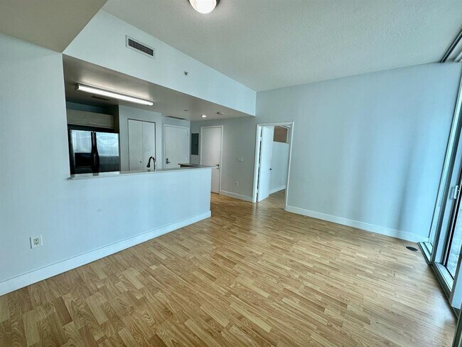 350 NE 24th St, Unit 408 in Miami, FL - Building Photo - Building Photo