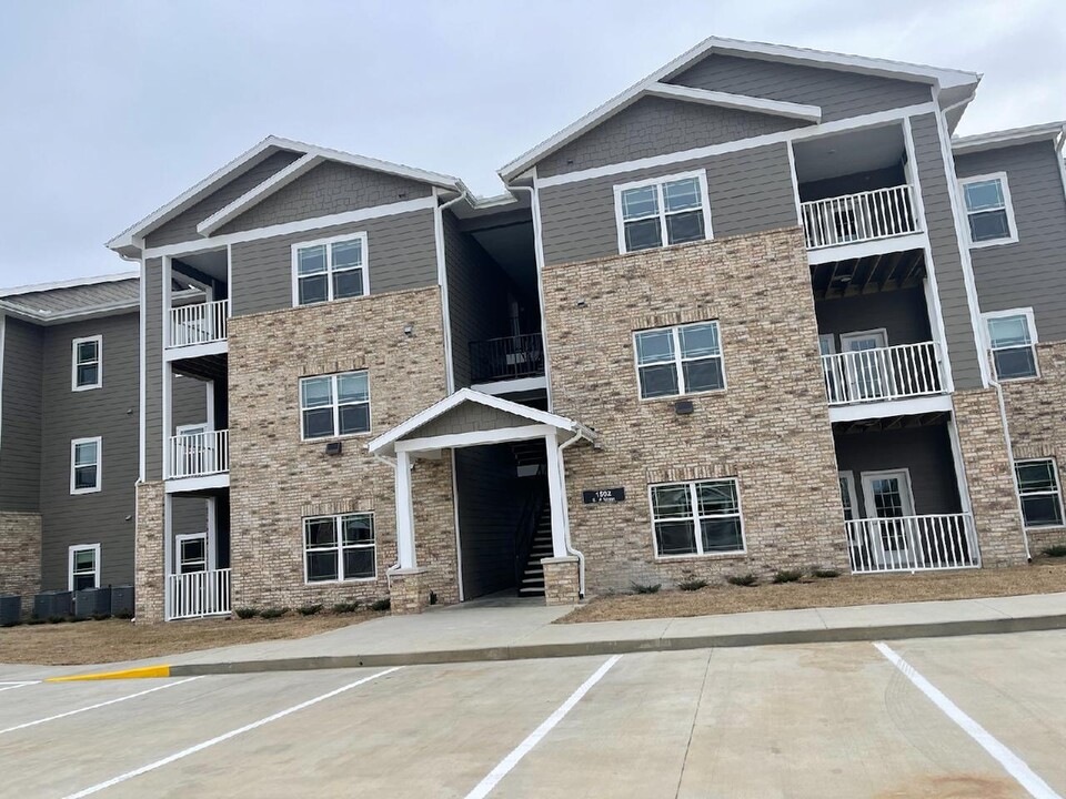 Katy Station Apartments in Mcalester, OK - Building Photo