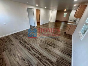 215 E Chestnut St in Boonville, IN - Building Photo - Building Photo