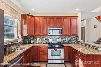 83 Osprey Dr in Old Bridge, NJ - Building Photo - Building Photo