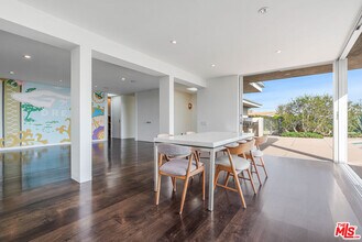 686 Enchanted Way in Los Angeles, CA - Building Photo - Building Photo