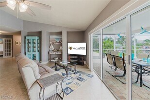 1926 SE 12th Terrace in Cape Coral, FL - Building Photo