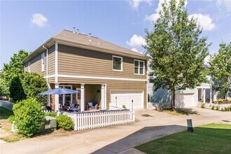 1677 Barfield Run NW in Atlanta, GA - Building Photo - Building Photo