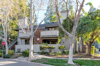 Lakeview Terrace in San Jose, CA - Building Photo - Building Photo