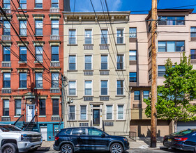 310 Madison St in Hoboken, NJ - Building Photo - Building Photo