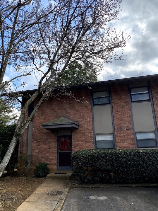 Amberwood in Huntsville, AL - Building Photo