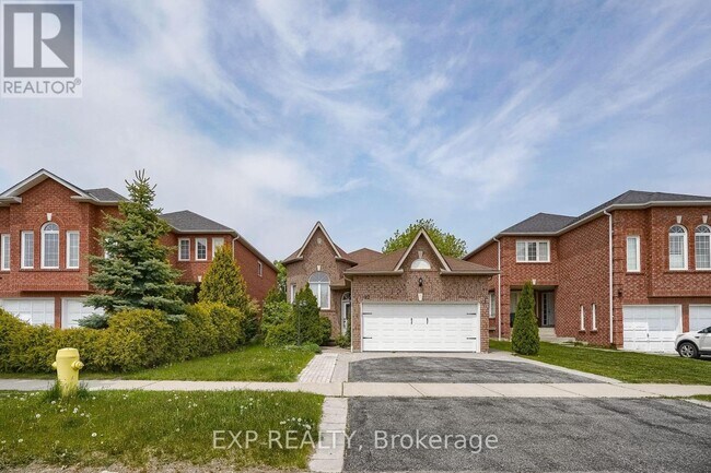 22 Parnell Crescent in Whitby, ON - Building Photo - Building Photo